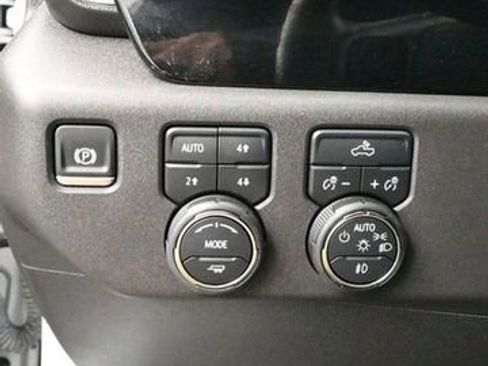 Used 2025 Chevrolet Silverado 1500 LT Trail Boss w/ Protection Package image 19