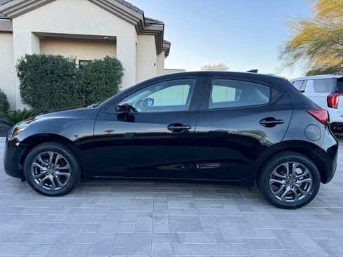 Used 2020 Toyota Yaris LE image 5