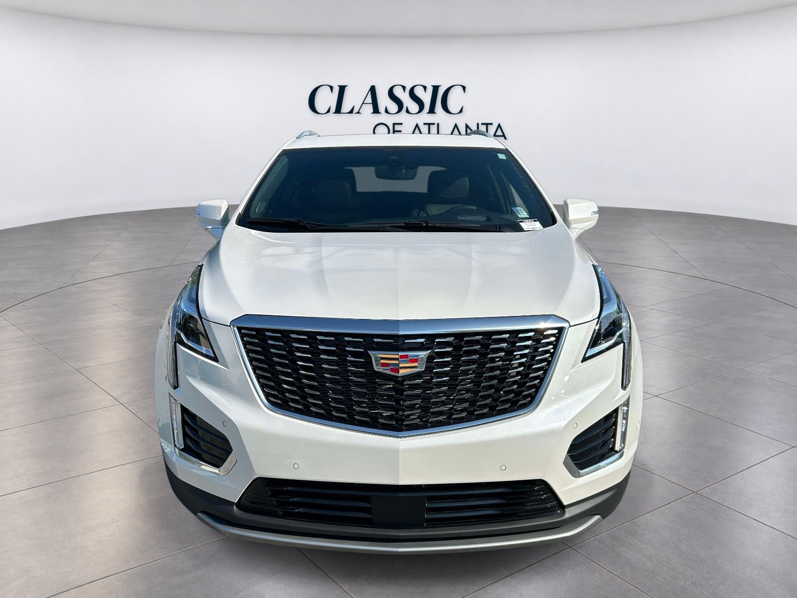 Certified 2025 Cadillac XT5 Premium Luxury w/ Technology Package FWD image 8