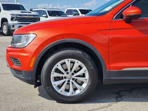 Used 2018 Volkswagen Tiguan SE FWD image 9
