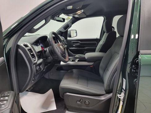 New 2026 RAM 1500 4x4 Crew Cab image 9