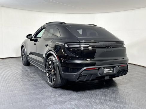 Certified 2026 Porsche Macan GTS Electric AWD/4WD image 3