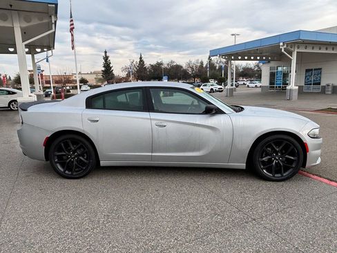 Used 2021 Dodge Charger SXT w/ Blacktop Package image 4