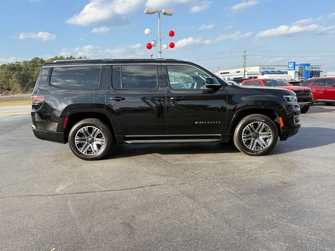 Used 2024 Jeep Wagoneer Series II w/ Flexible Seating Group RWD image 2