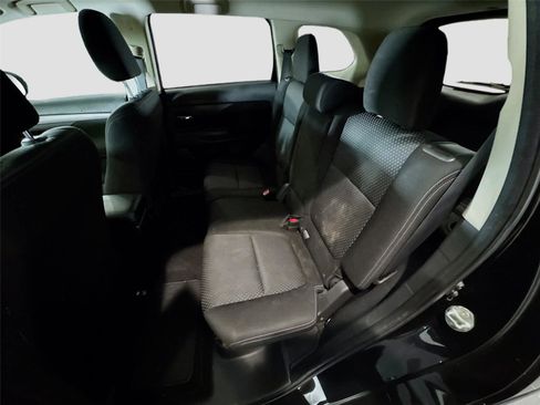 Used 2016 Mitsubishi Outlander SE image 9
