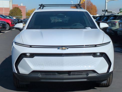 New 2026 Chevrolet Equinox EV LT image 8