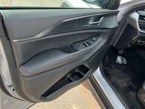 New 2025 Jeep Grand Cherokee 4WD image 14