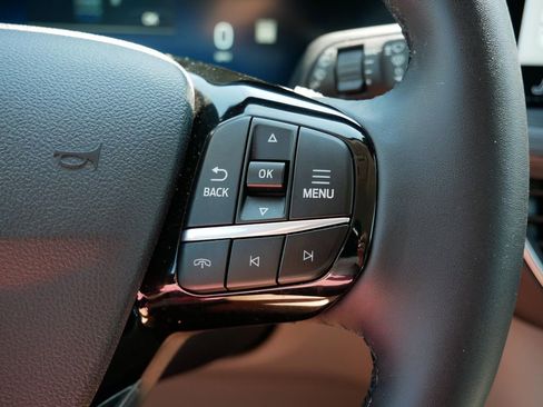 Certified 2023 Ford Escape Platinum w/ Premium Technology Package AWD/4WD image 18