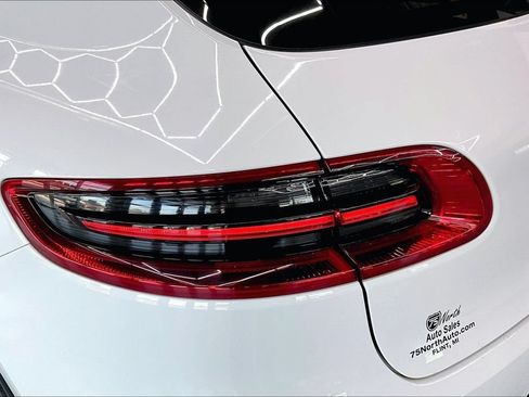 Used 2015 Porsche Macan Turbo AWD/4WD image 22