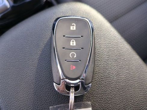 Certified 2025 Chevrolet Trax LT image 33