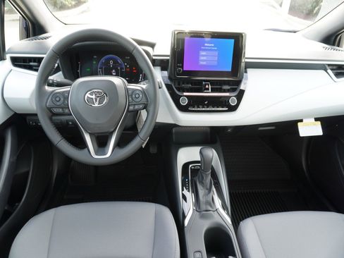 New 2026 Toyota Corolla SE image 2
