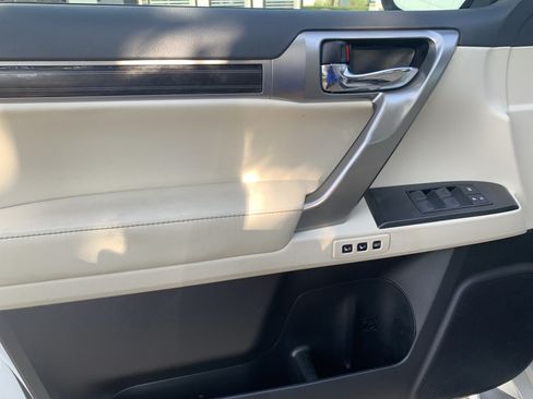 Used 2023 Lexus GX 460 Premium w/ Premium Package AWD/4WD image 14