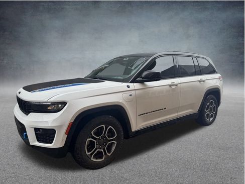 Used 2023 Jeep Grand Cherokee Trailhawk w/ Advanced Protech Group II image 37