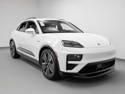 New 2025 Porsche Macan Turbo Electric image 10