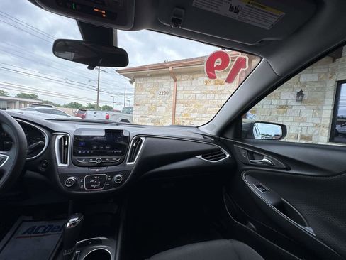 Used 2019 Chevrolet Malibu LS FWD image 11