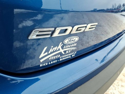 Used 2020 Ford Edge SE image 4