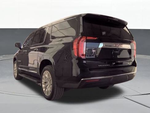Used 2022 GMC Yukon XL SLT w/ SLT Premium Package AWD/4WD image 8