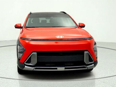 Used 2024 Hyundai Kona Limited FWD image 2