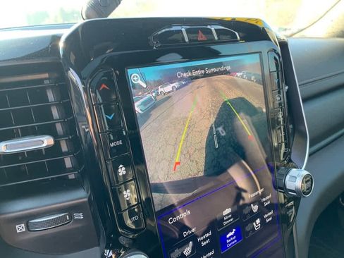 Used 2021 RAM 1500 Laramie w/ Sport Appearance Package image 12