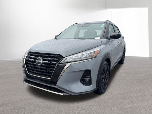 Used 2023 Nissan Kicks SR w/ SR Premium Package FWD image 33
