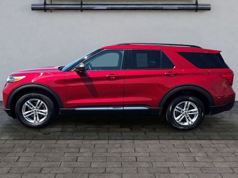 Certified 2023 Ford Explorer XLT w/ Equipment Group 202A AWD/4WD image 6