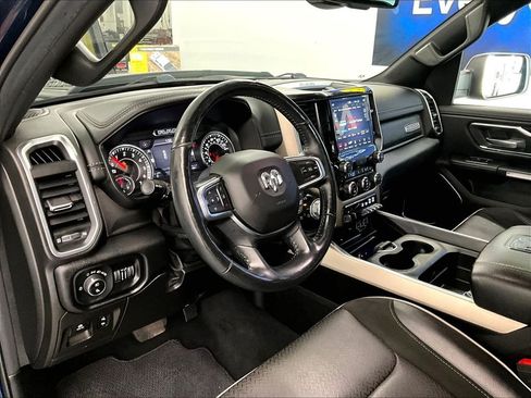 Used 2019 RAM 1500 Laramie AWD/4WD image 8