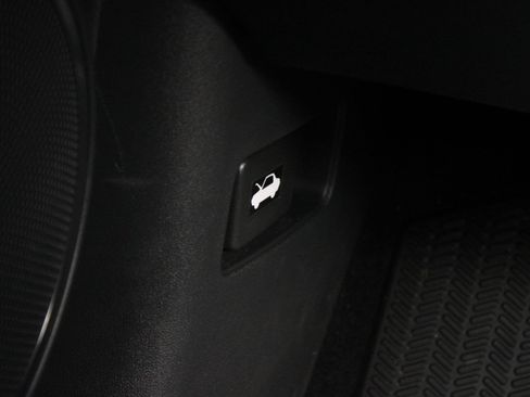 Used 2025 Honda HR-V LX image 25
