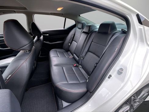 Used 2023 Nissan Altima 2.0 SR FWD image 23