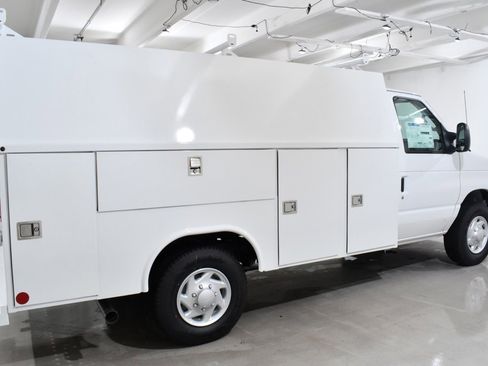 New 2026 Ford E-350 and Econoline 350 Super Duty w/ Power Equipment Group image 7