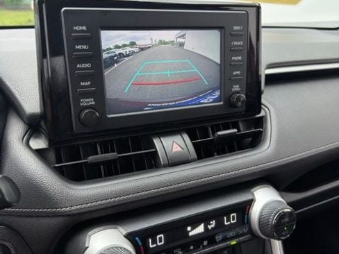 Used 2019 Toyota RAV4 XLE AWD/4WD image 11
