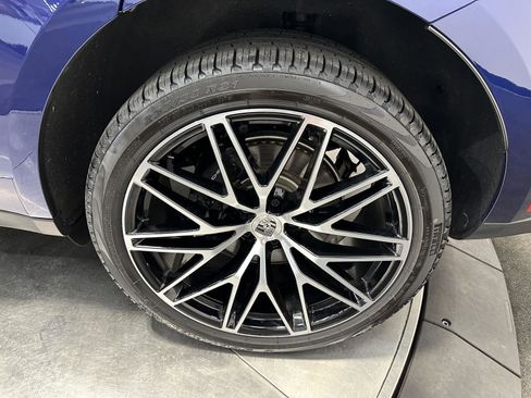 Certified 2026 Porsche Macan AWD/4WD image 13