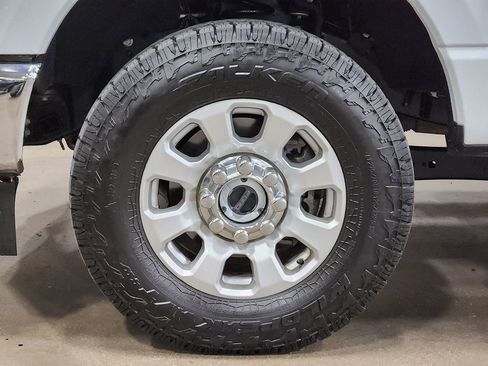Used 2024 Ford F250 XLT w/ FX4 Off-Road Package image 28