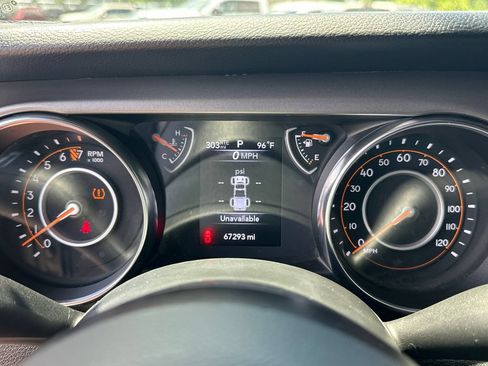 Used 2021 Jeep Gladiator Sport AWD/4WD image 27