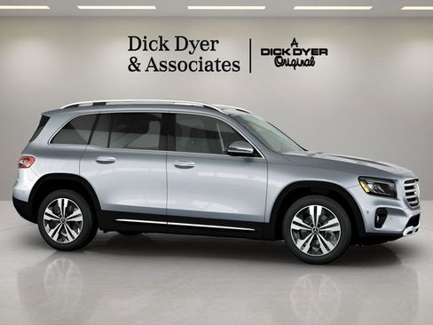 Used 2026 Mercedes-Benz GLB 250 image 3
