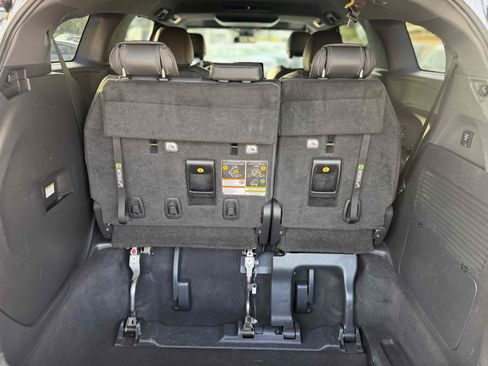 Used 2022 Toyota Sienna XSE w/ XSE Plus Package FWD image 16
