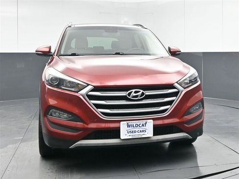 Used 2018 Hyundai Tucson Value w/ Cargo Package FWD image 2