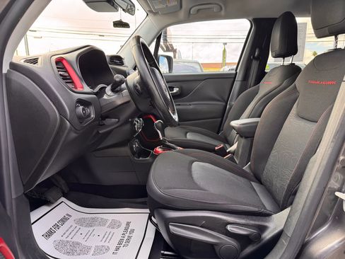 Used 2016 Jeep Renegade Trailhawk image 11