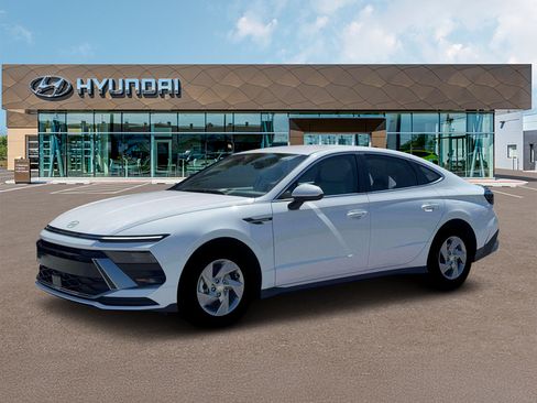New 2026 Hyundai Sonata SE FWD image 2