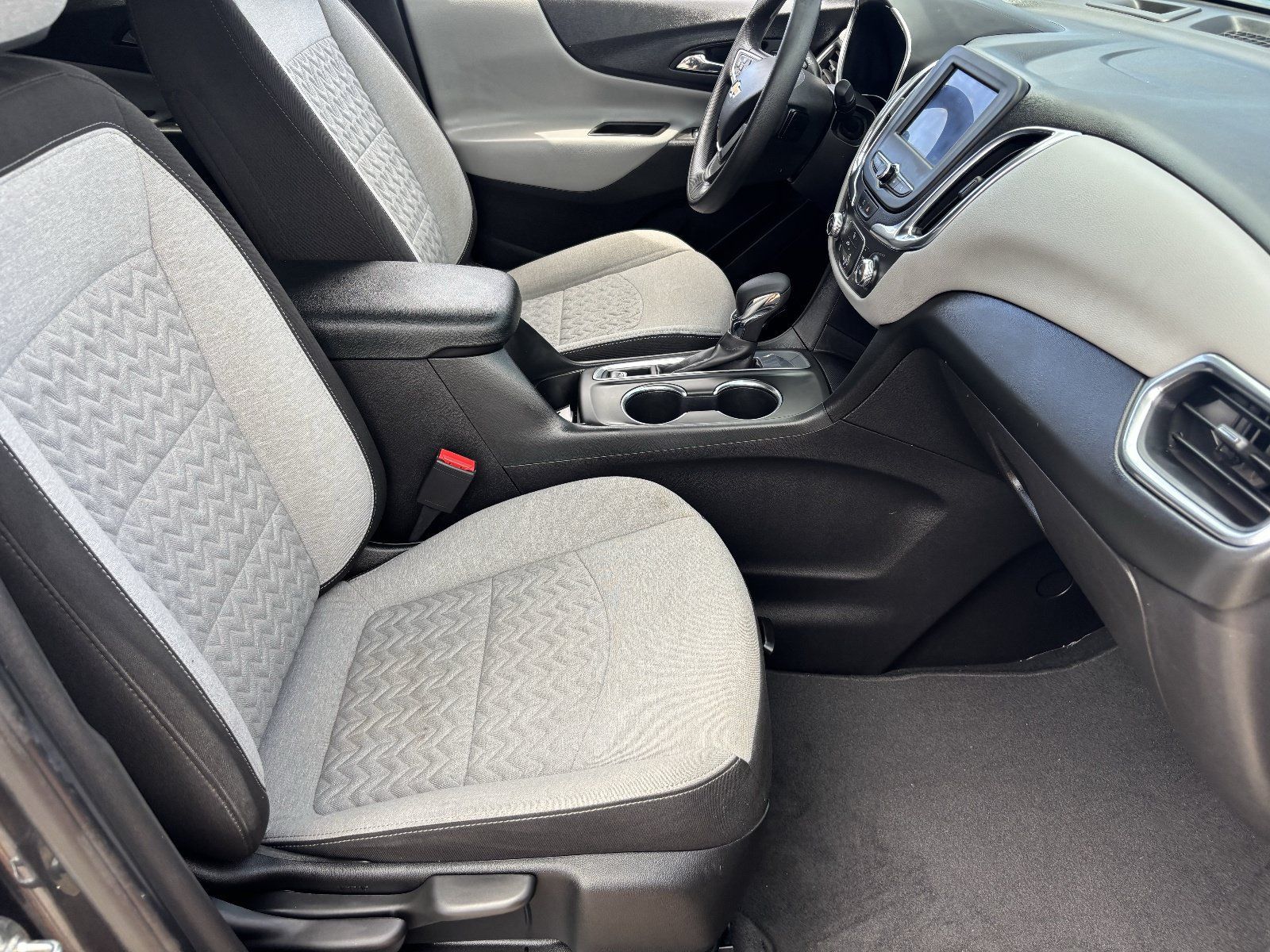 Used 2022 Chevrolet Equinox LS w/ LS Convenience Package FWD image 12