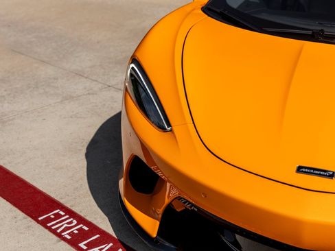 Used 2022 McLaren GT RWD image 21