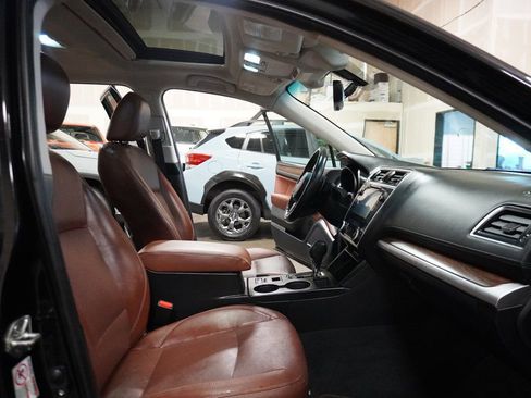 Used 2018 Subaru Outback 2.5i Touring w/ Popular Package #3 image 6