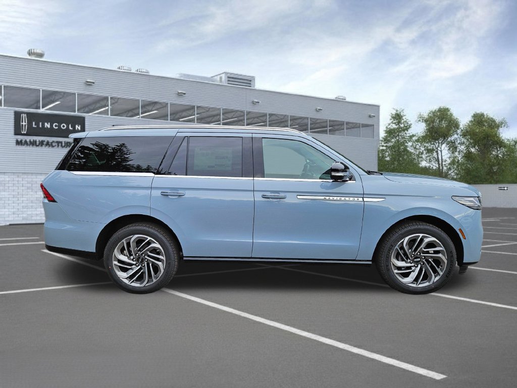 New 2027 Lincoln Navigator Reserve AWD/4WD image 6