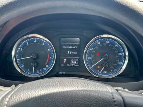 Used 2018 Toyota Corolla LE FWD image 28