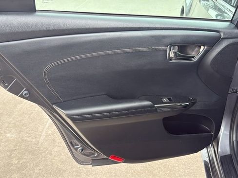 Used 2015 Toyota Avalon XLE Touring FWD image 17