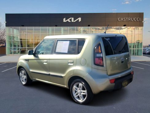 Used 2010 Kia Soul + w/ Audio Pkg FWD image 3
