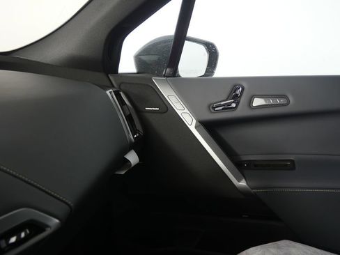 New 2026 BMW iX xDrive60 w/ M Sport Package image 25