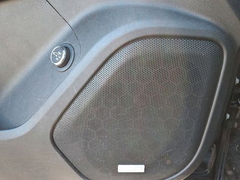 Certified 2023 GMC Acadia SLT w/ Technology Package image 25