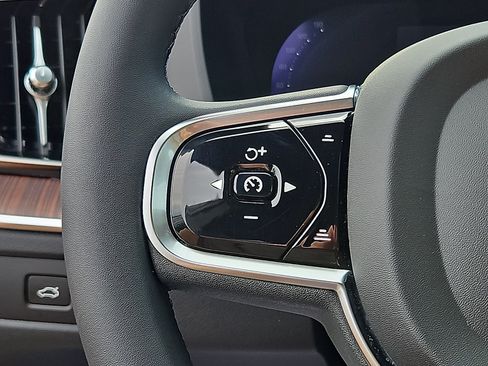 Certified 2023 Volvo XC60 B5 Ultimate w/ Climate Package AWD/4WD image 21