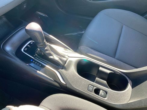 Used 2025 Toyota Corolla LE image 41