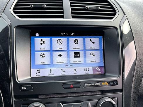 Used 2018 Ford Explorer XLT w/ Equipment Group 202A FWD image 22